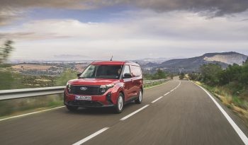 Ford Transit Courier full