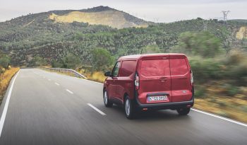 Ford Transit Courier full