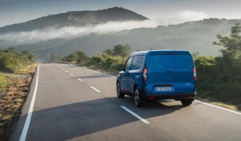 Ford Transit Courier full