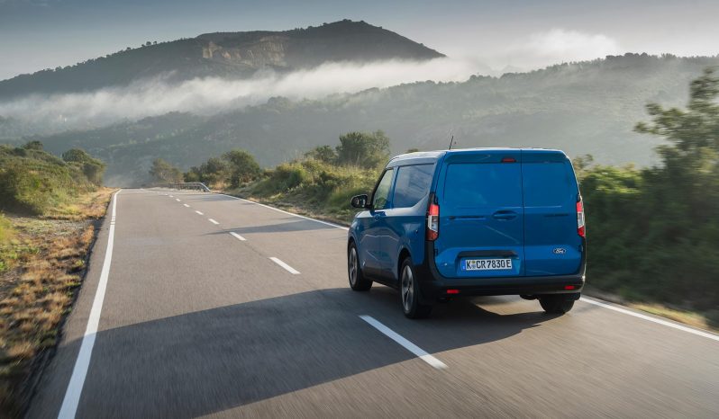 Ford Transit Courier full
