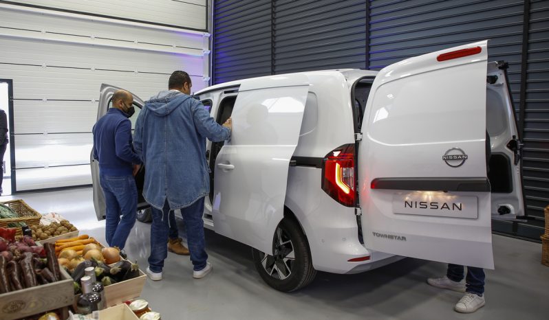Nissan Townstar Furgón Eléctrica full