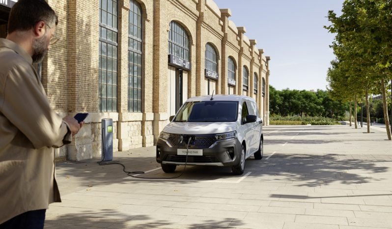 Nissan Townstar Furgón Eléctrica full