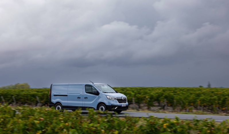 Renault Trafic Furgón full