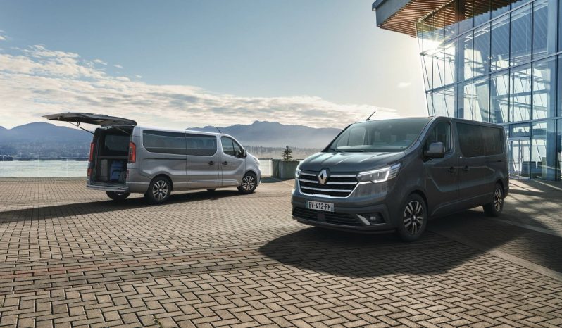 Renault Trafic Combi full