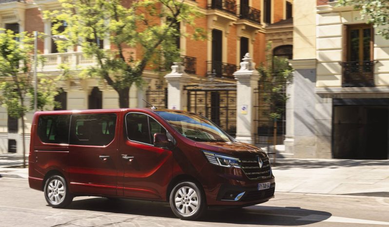 Renault Trafic Combi full
