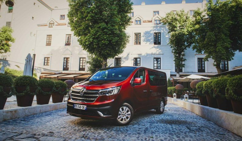 Renault Trafic Combi full
