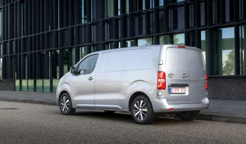 Toyota Proace full
