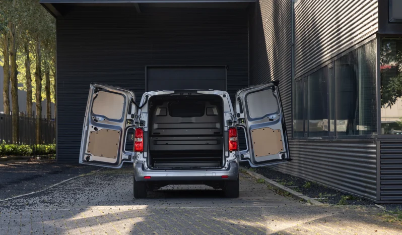 Toyota Proace full