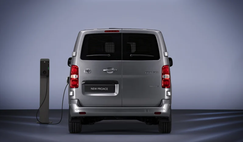 Toyota Proace full