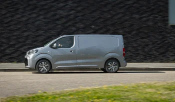 Toyota Proace full