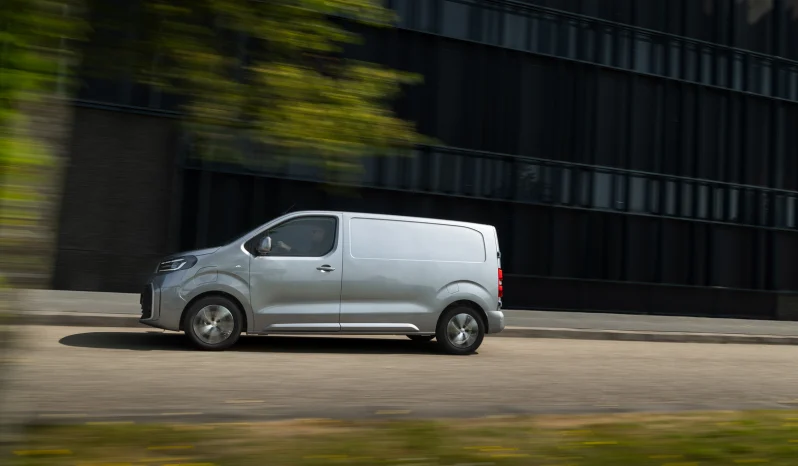 Toyota Proace full
