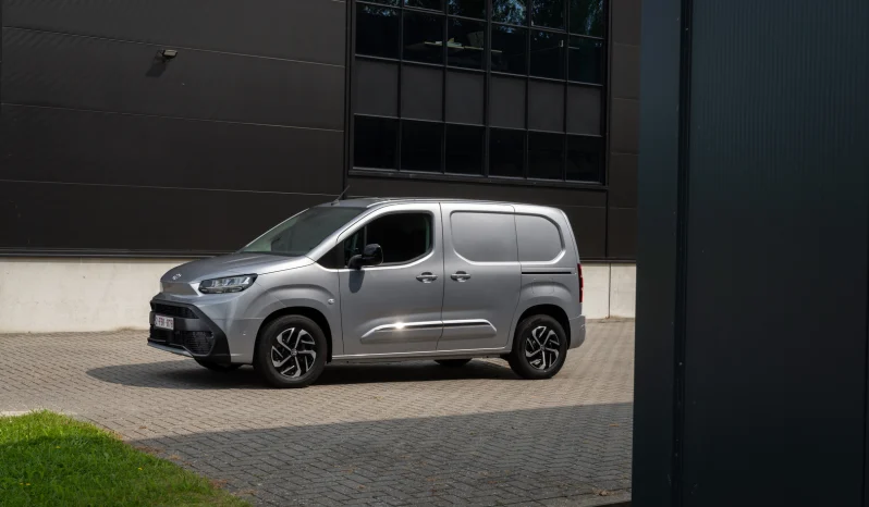 Toyota Proace City full