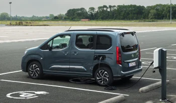 Toyota Proace City Verso full