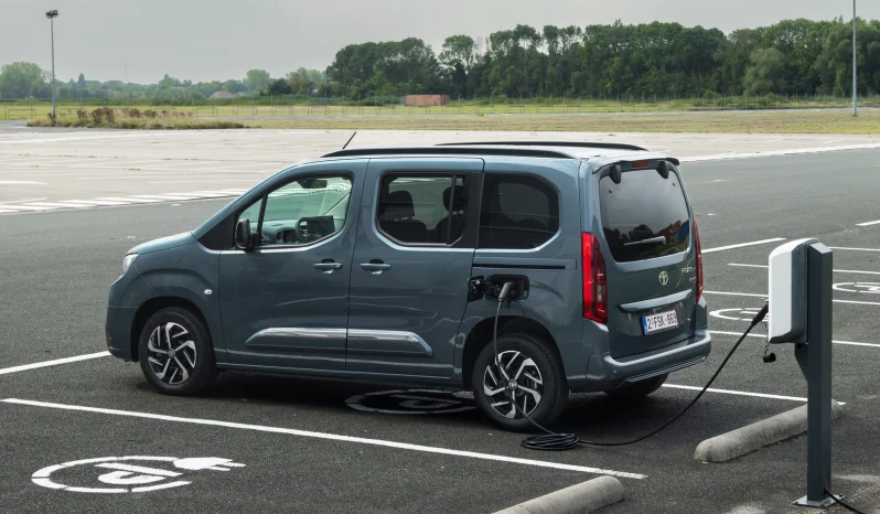 Toyota Proace City Verso full