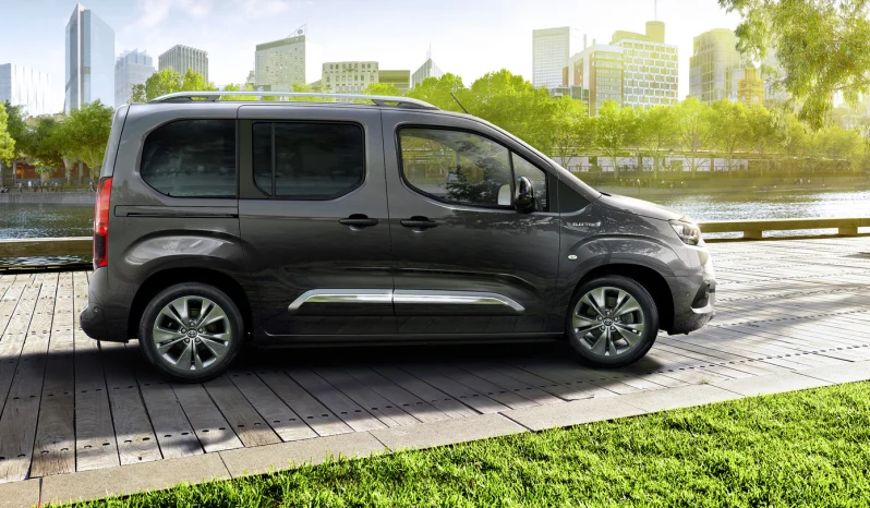 Toyota Proace City Verso full