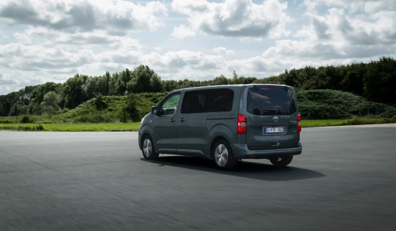 Toyota Proace Verso full