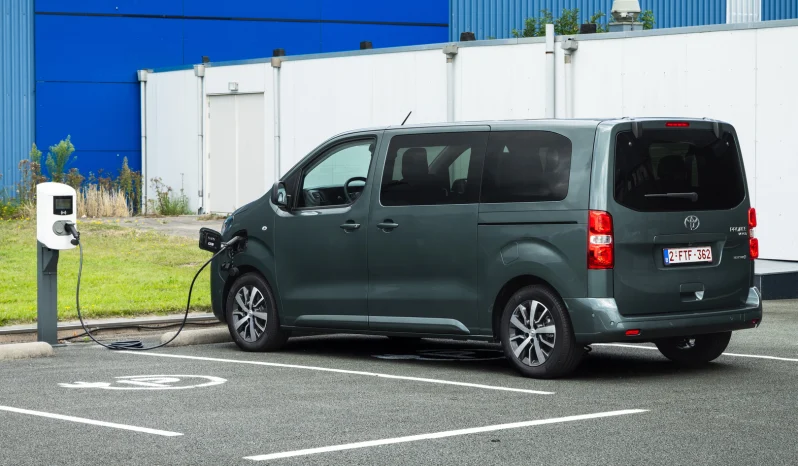 Toyota Proace Verso full