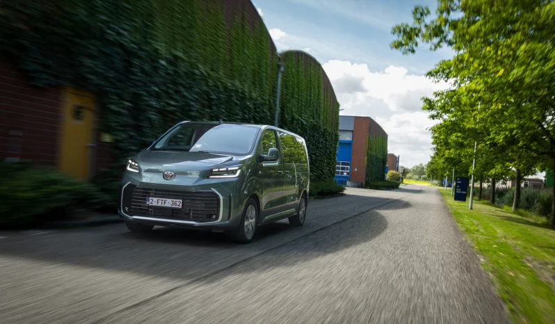 Toyota Proace Verso full
