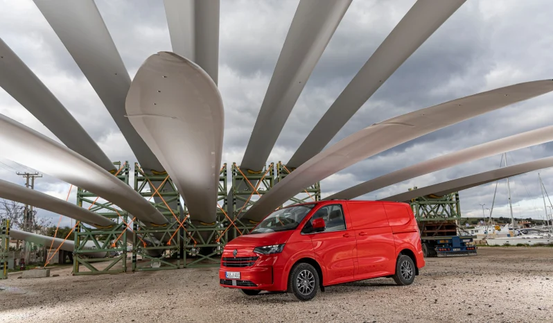 Volkswagen e-Transporter full