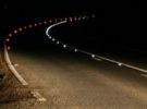 Luces nocturnas sobre el asfalto en las carreteras inglesas