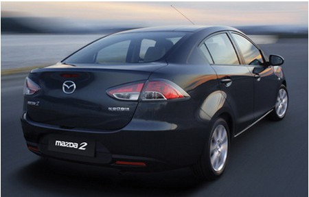 Mazda 2 Sedan Lateral Movimiento