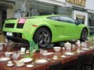 Lamborghini Gallardo sobre tazas de café de porcelana