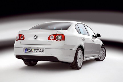 Volkswagen Passat R-Line disponible en España (2)