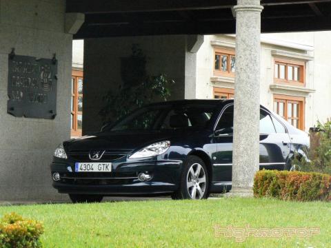 Peugeot_607