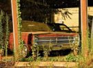 El concesionario Chrysler abandonado que todavía tiene coches