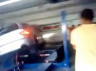Más accidentes en el dinamómetro: un Mitsubishi EVO se va… al suelo