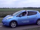 Dos holandeses conducen un Nissan Leaf más de 1.200 kilómetros en un solo día