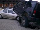 Cómo aparcar un Hummer H2 como es debido