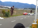 Un Lamborghini Gallardo y un Ford Mustang GT500 destrozados en una carrera
