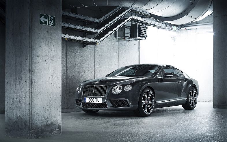 Bentley planea un Continental Coupé de cuatro puertas