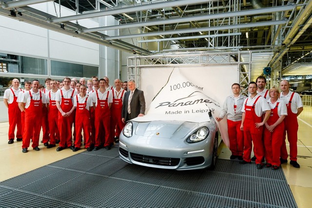 Sale de fábrica la unidad 100.000 del Porsche Panamera