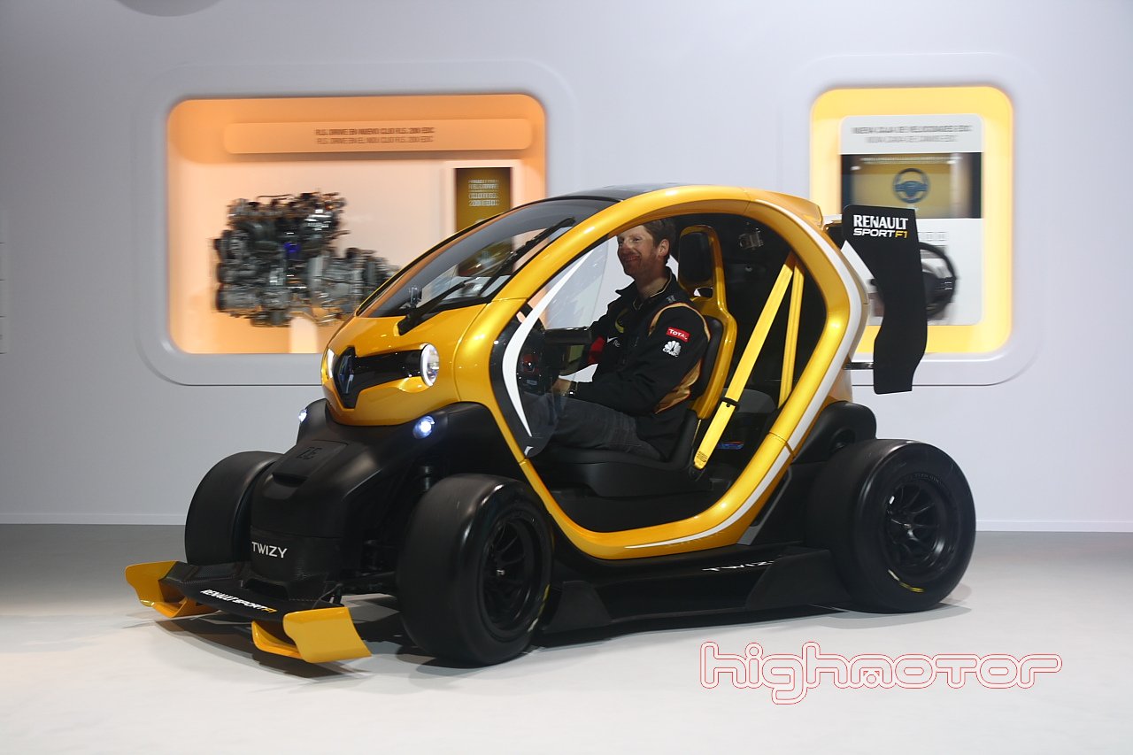 El Renault Twizy Sport F1 presentado por Romain Grosjean en el Salón de Barcelona