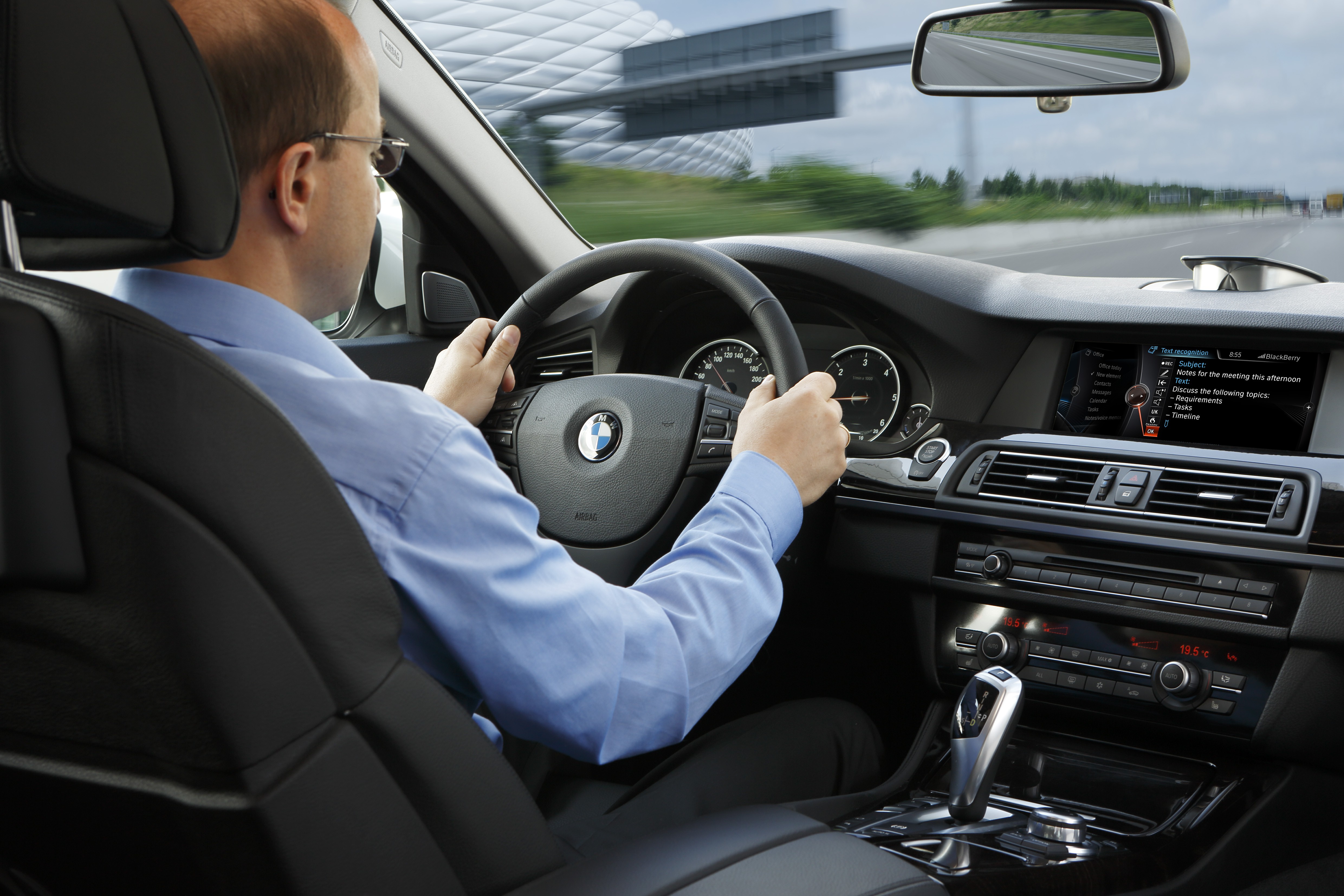 BMW Connected Drive: Servicios de asistencia al conductor