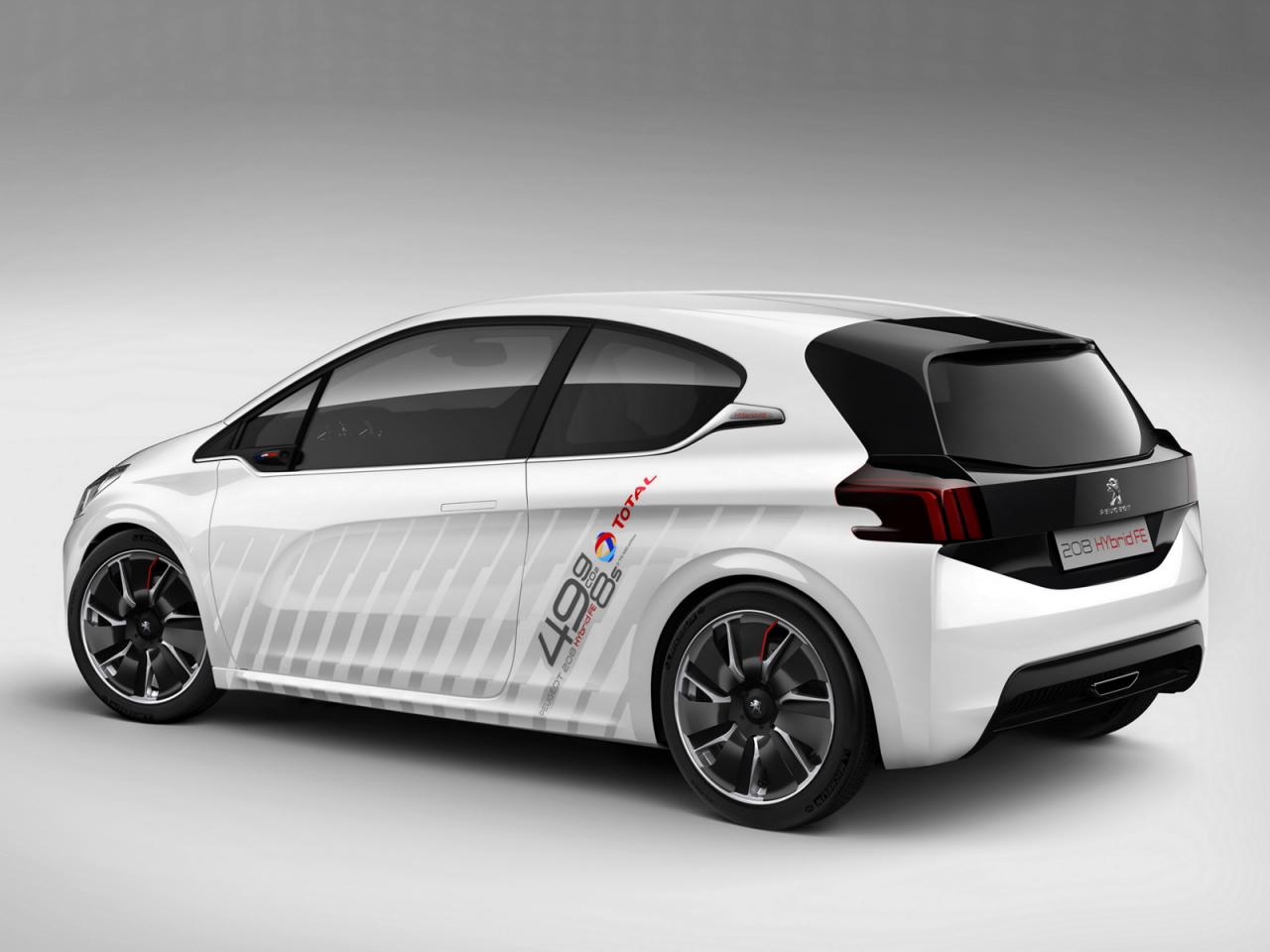 Peugeot presenta un nuevo concept, el 208 Hybrid FE