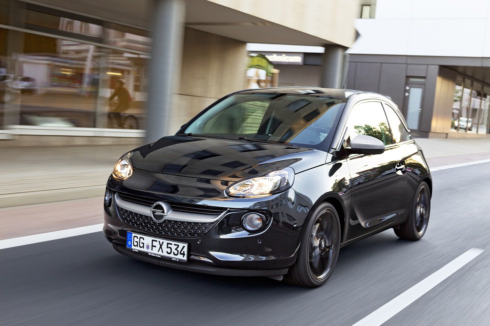 Opel estrena los Adam Black Link y White Link