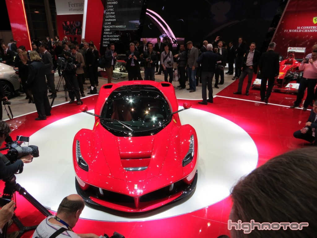 Ferrari estudia desarrollar más modelos híbridos
