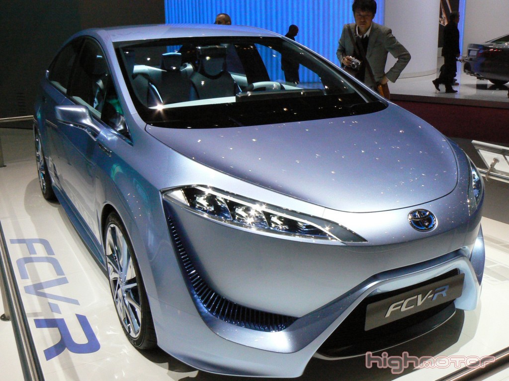 Toyota se reafirma en sus planes de lanzar un coche de hidrógeno en 2015