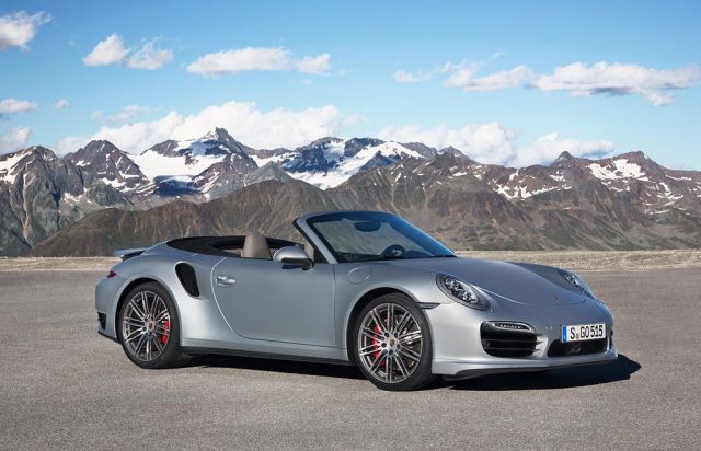 Porsche despide el año con tres primicias mundiales