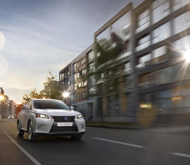 Lexus mejora las condiciones de financiación en el RX 450H