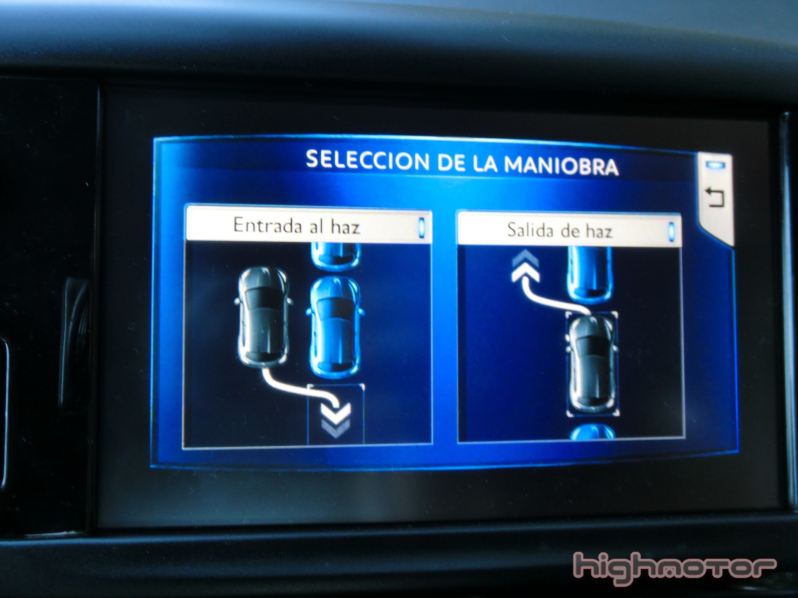 Analizamos el sistema de aparcamiento automático del Peugeot 208, Park Assist