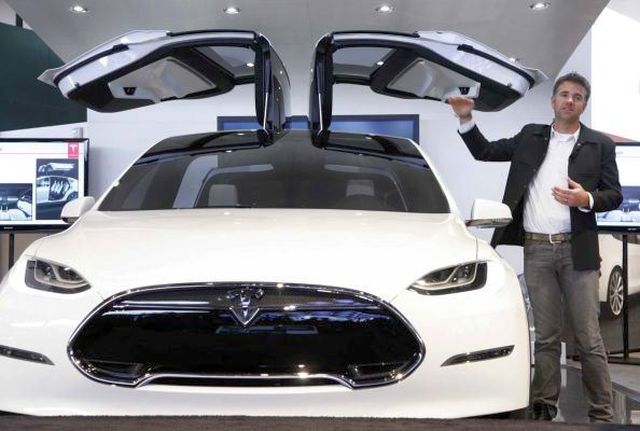 Tesla presentaría el Model E en el Salón de Detroit de 2015