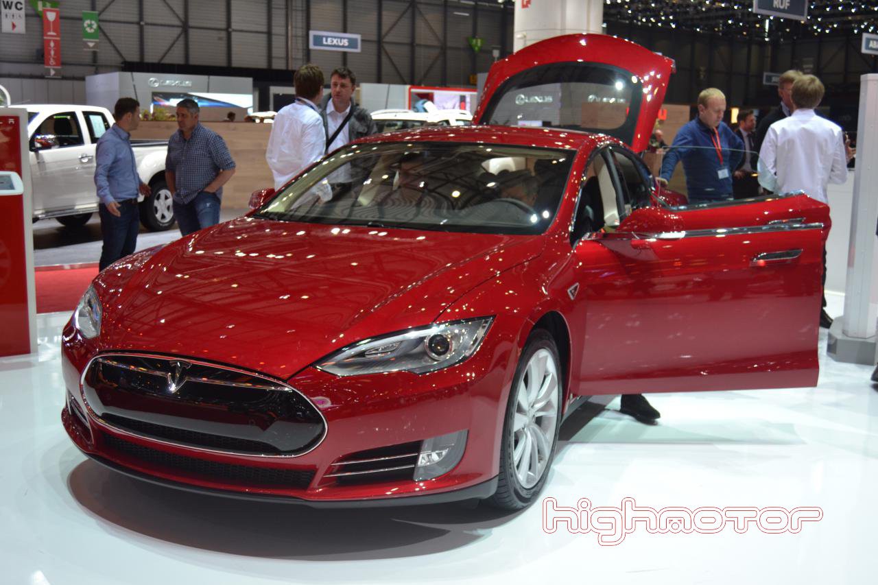 Tesla Model S, ahora con un nuevo «modo ridículo»