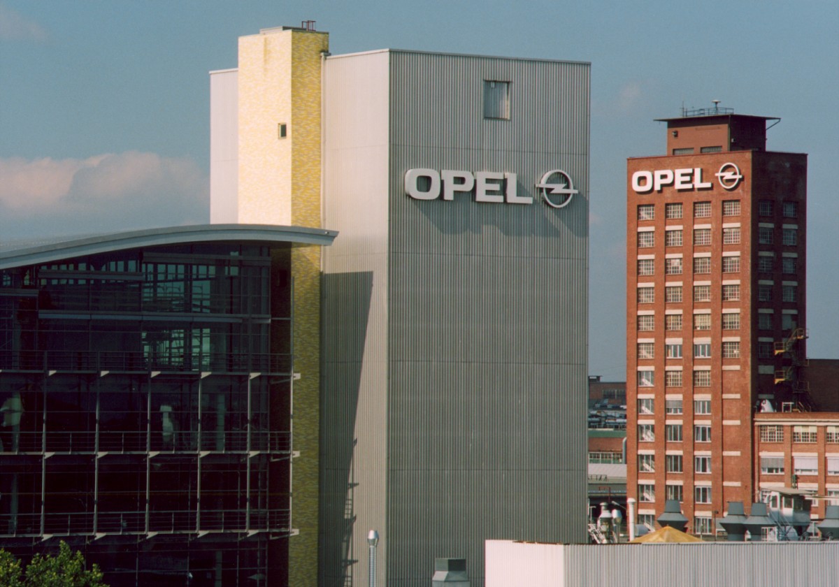Opel estudia diseñar modelos más económicos para rivalizar con Dacia