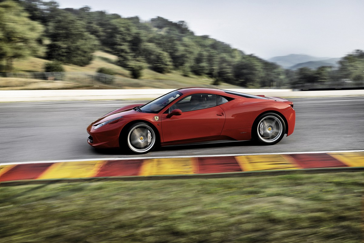 El Ferrari 458 Italia se actualizará de cara al Salón de Ginebra 2015
