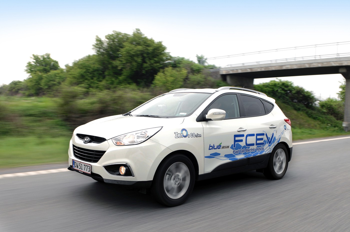 Hyundai entrega el primer coche de hidrógeno a un particular