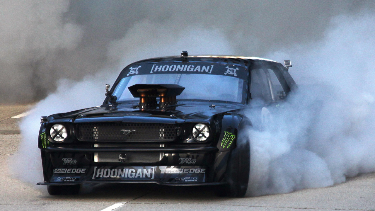 Gymkhana 7; Ken Block, un Mustang tracción total y nubarrones de humo